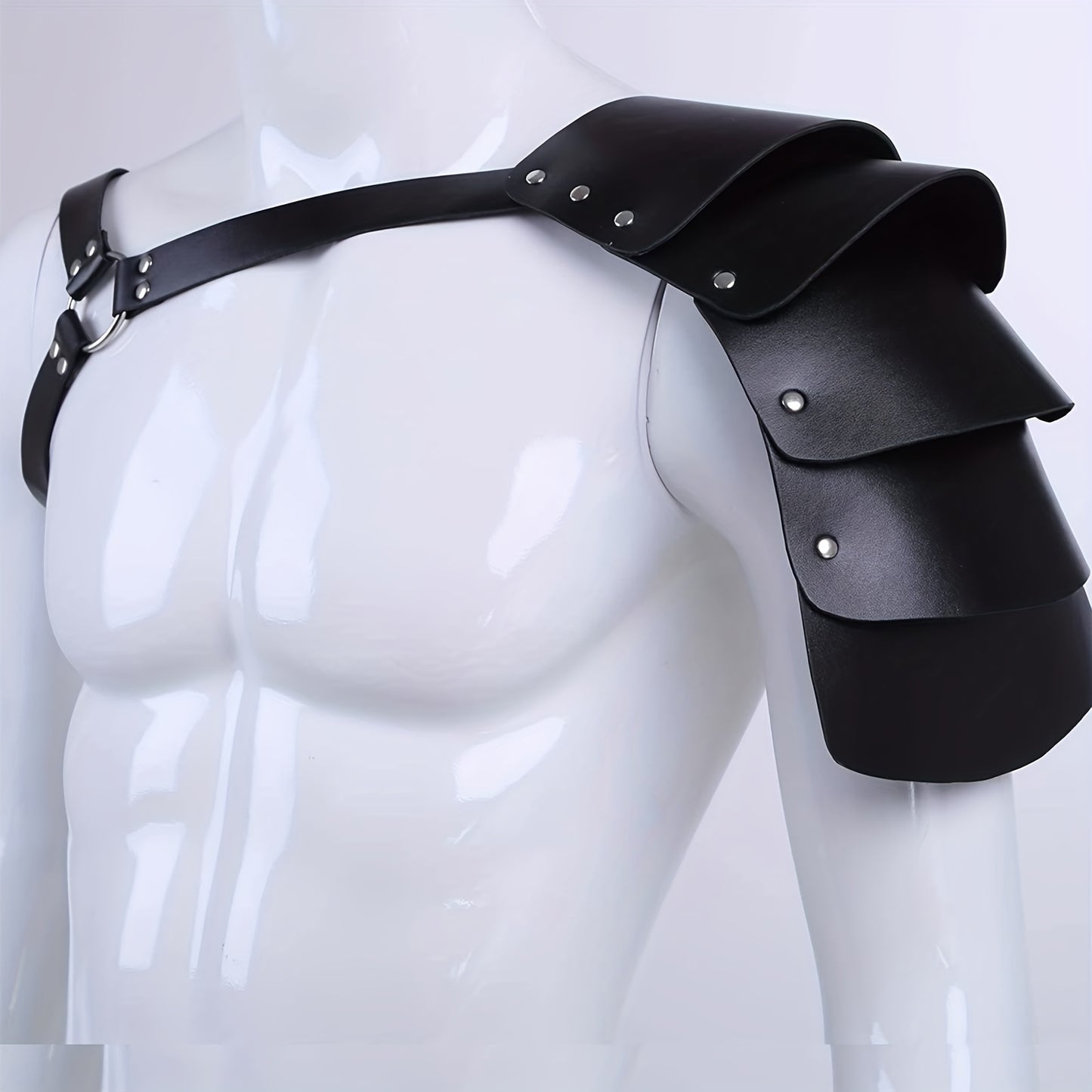 Single PU Leather Shoulder Armor Warrior Shoulder Armor with Belt Costume Dress Up Props for Men
