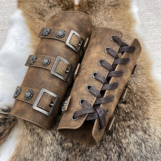 1 Pair Viking Medieval PU Leather Arm Guards with Adjustable Metal Buckles & Rivets - Renaissance Knight Bracers for Men & Women, Halloween Cosplay, Renaissance Fairs, Stage Costume Props, Medieval Accessories, Historical Design, Riveted Detailing