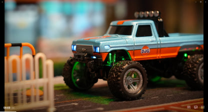 Remote-Controlled Car Toy with Alloy Body & Shock-Absorbing Chassis - Off-Road Vehicle Suitable for Boys, Outdoor/Indoor Racing, - ( Metal Frame) - Christmas/New Year Gift, Speed Races & Coordination Training