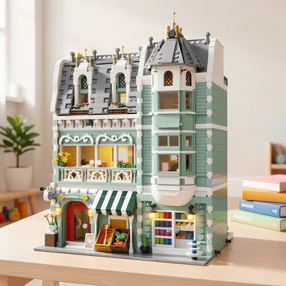 Modular City Street Building Blocks Set – European Architecture Scene with Grocery Store & Market Street, 3-Level Mini Brick Model, Creative Assembly Toy for Adults & Teens, Home Decor Display